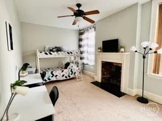 $2,400 | 227 West Broughton Street, Unit 3, Savannah, GA 31401