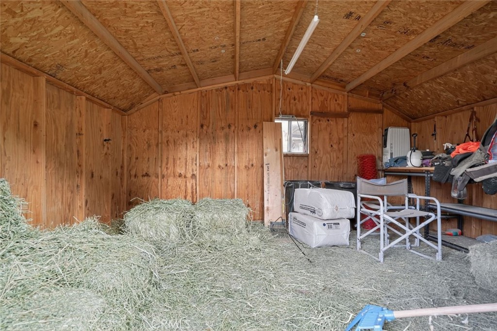 31653 Lake Meadow Road Acton, CA 93510 - Photo 11 of 32 a view of room with furniture
