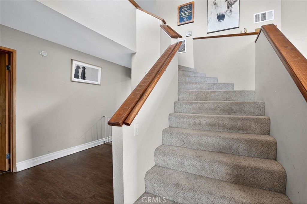 31653 Lake Meadow Road Acton, CA 93510 - Photo 12 of 32 a view of entryway