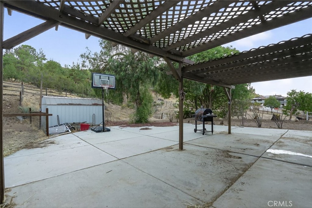 31653 Lake Meadow Road Acton, CA 93510 - Photo 7 of 32