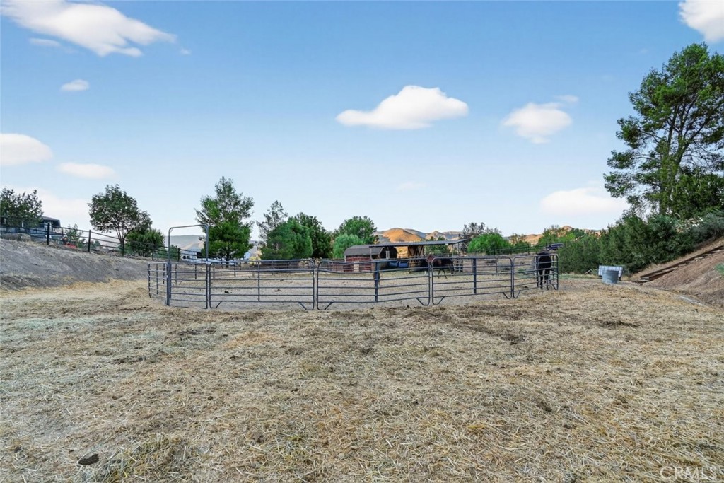 31653 Lake Meadow Road Acton, CA 93510 - Photo 8 of 32