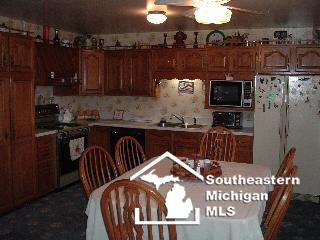 960 South Raisinville Road Monroe, MI 48161 - Photo 5 of 15 462325-4.JPG