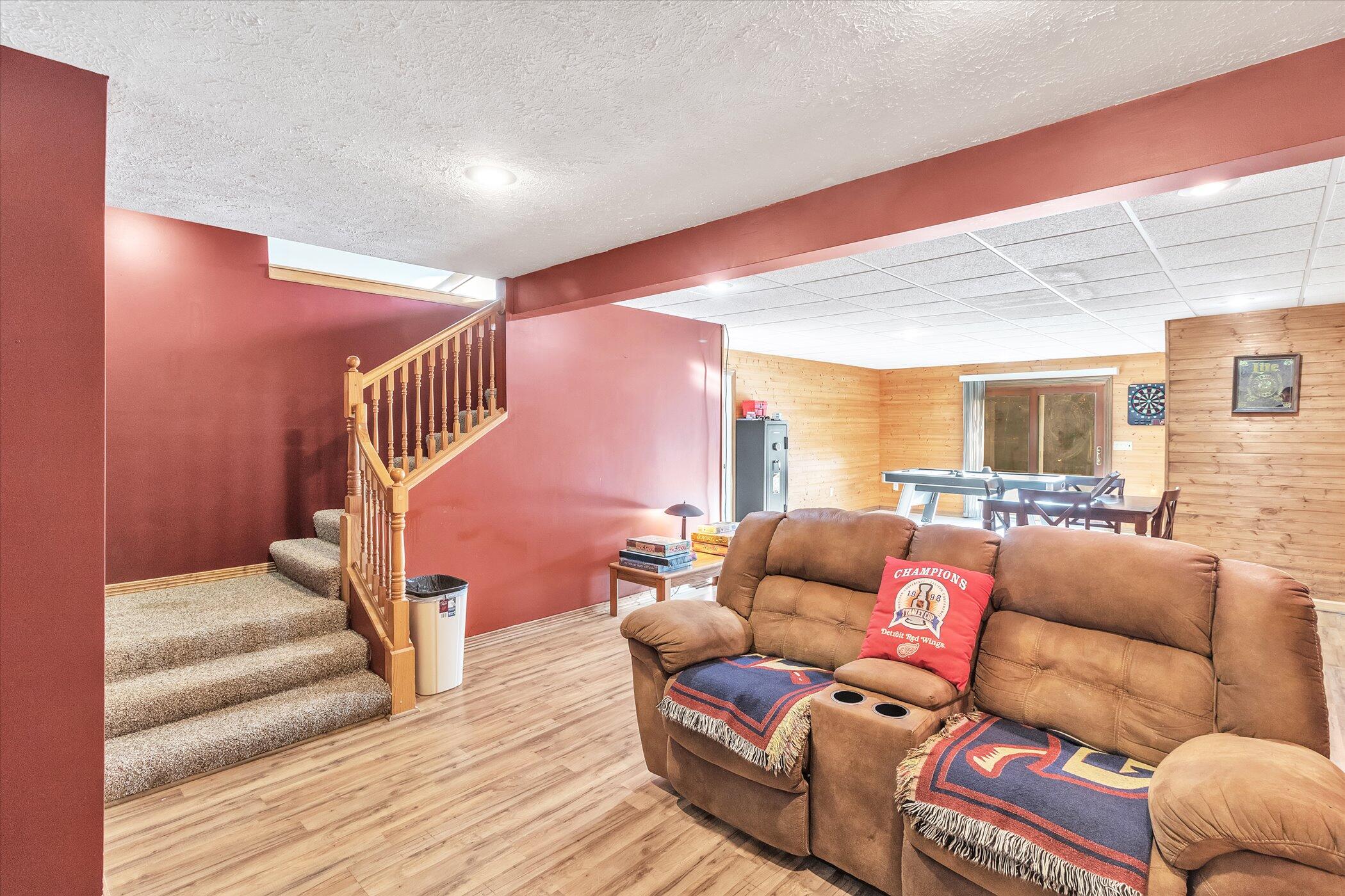 11500 Belding Road Northeast Belding, MI 48809 - Photo 19 of 28 30-11500-Belding-RD-WindowStill-Real-Est