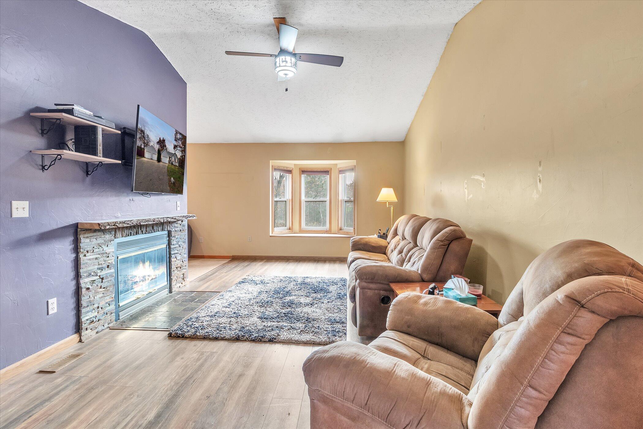 06-11500-Belding-RD-WindowStill-Real-Est