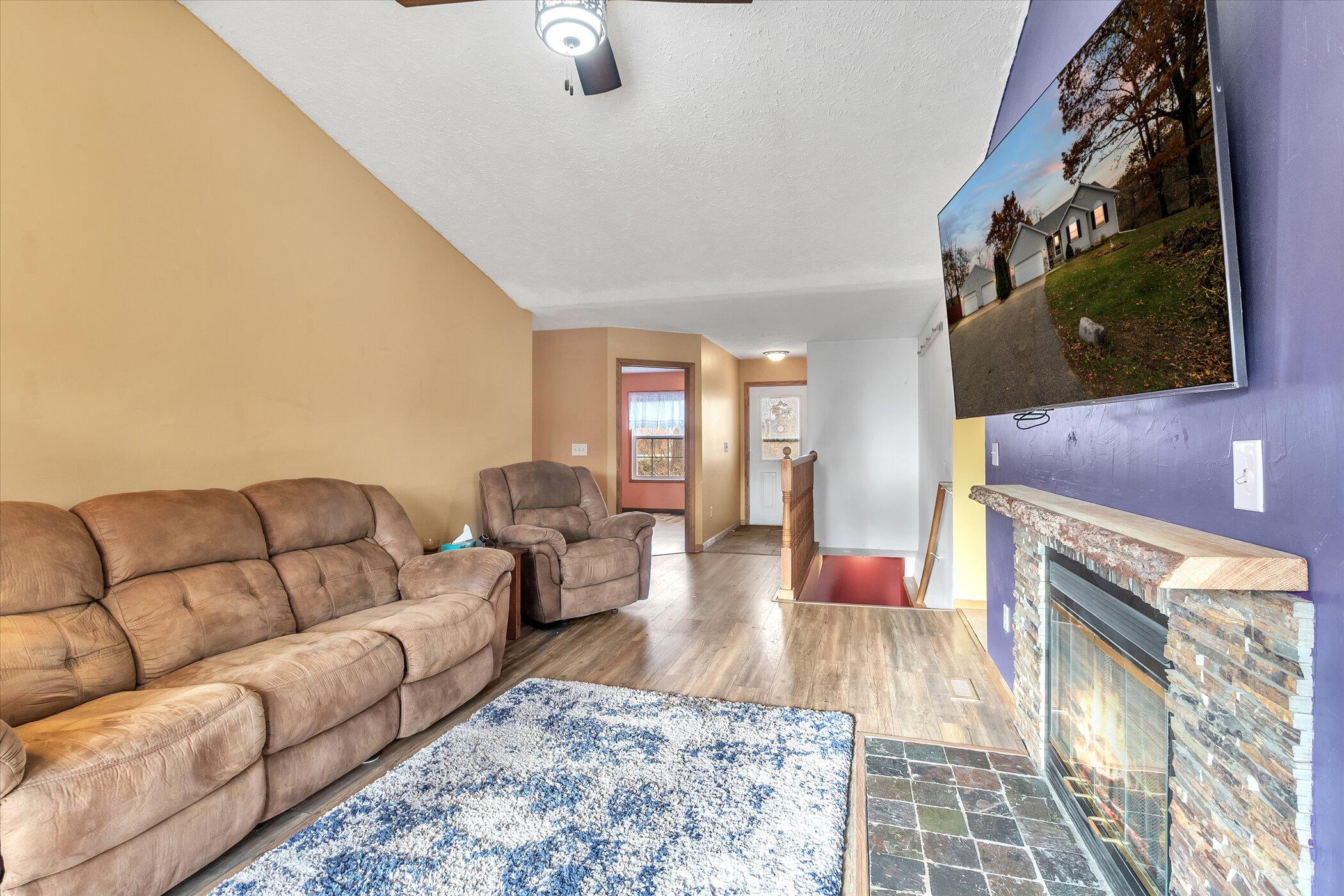 08-11500-Belding-RD-WindowStill-Real-Est