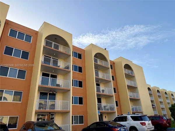 $1,500 | 7000 Northwest 186th Street, Unit 4422A, Hialeah, FL 33015