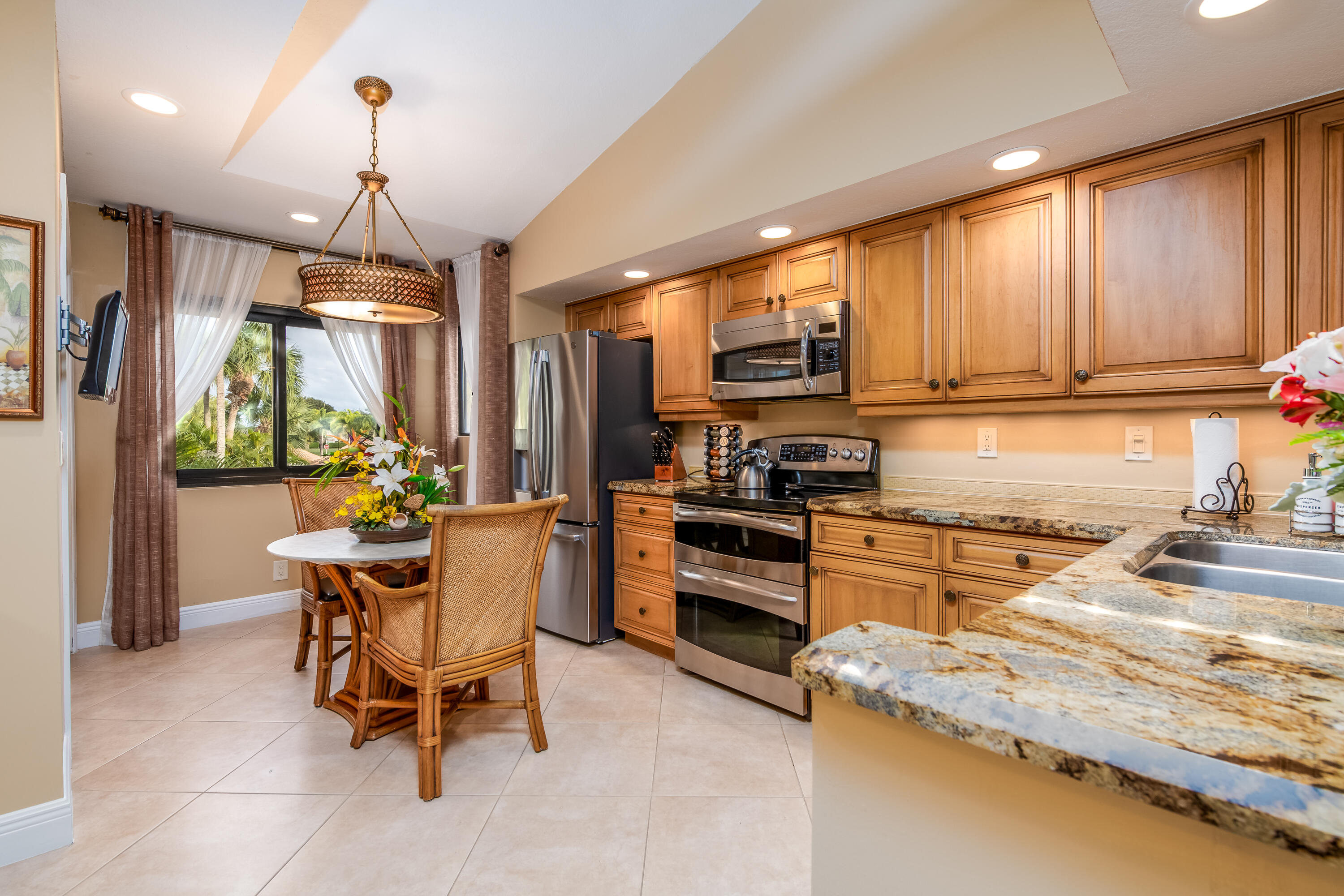 7876 Granada Place, Unit 702 Boca Raton, FL 33433 - Photo 16 of 48 Breakfast Area