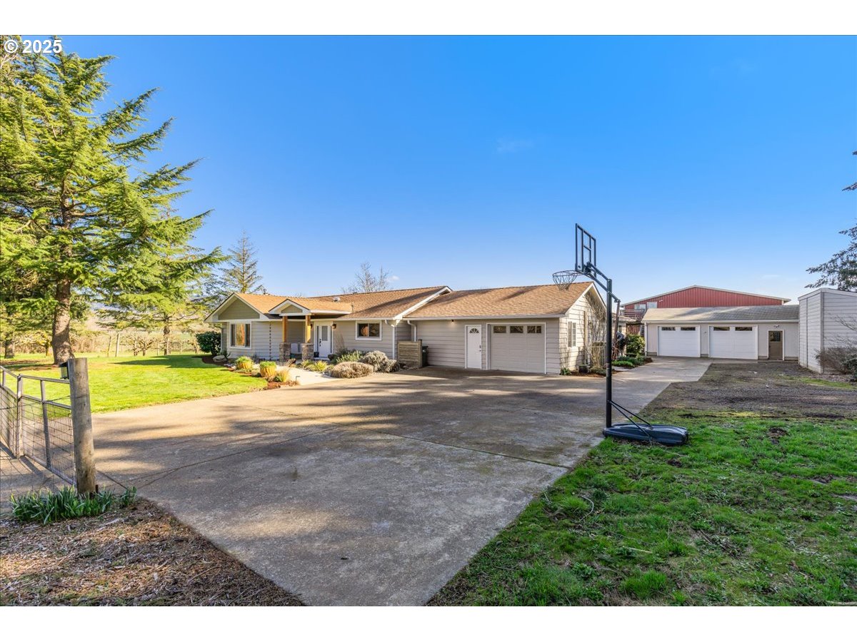 15900 Northeast Dopp Road Newberg, OR 97132 - Photo 2 of 48 Gallery Image 2