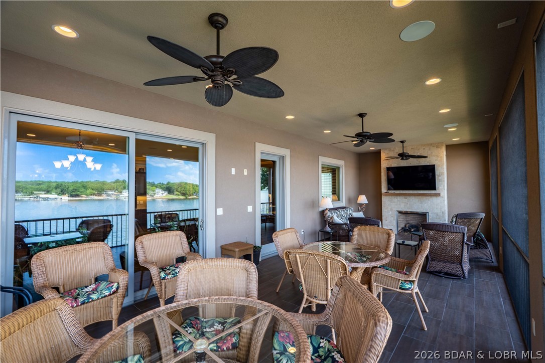 1015 Anemone Road Lake Ozark, MO 65049 - Photo 23 of 100 Great entertaining space