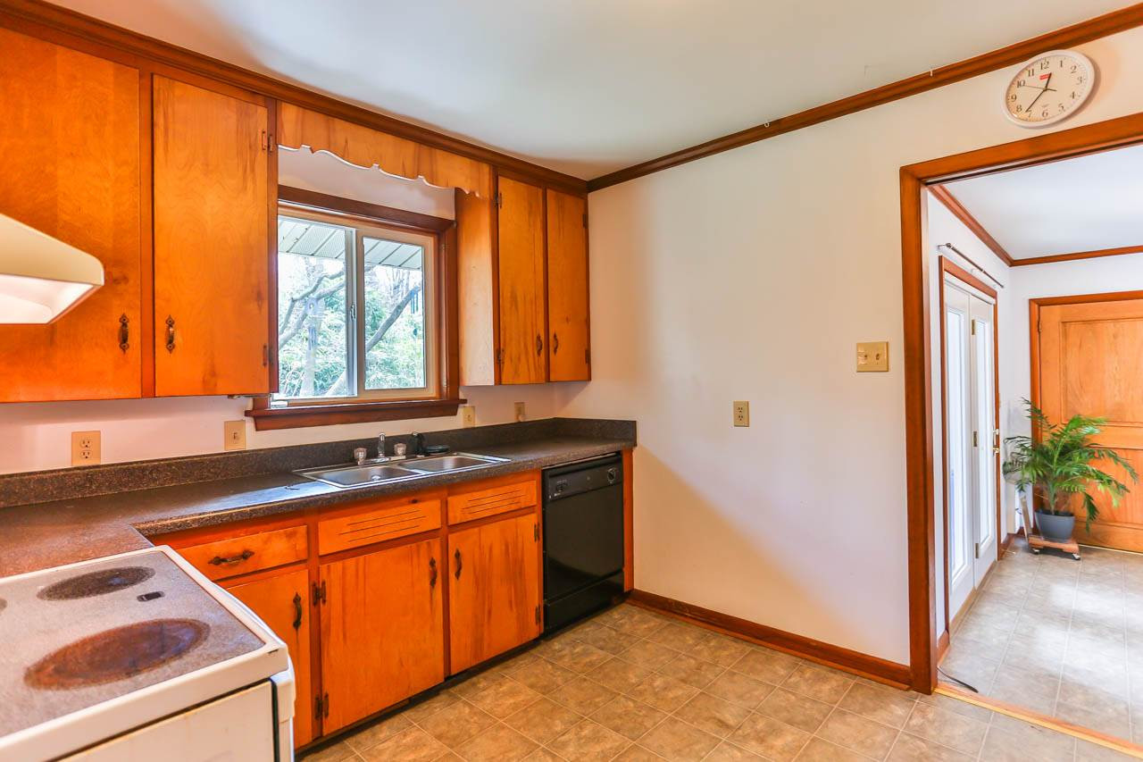 604 Beaver Dam Road Raleigh, NC 27607 - Photo 7 of 24 Photo 8