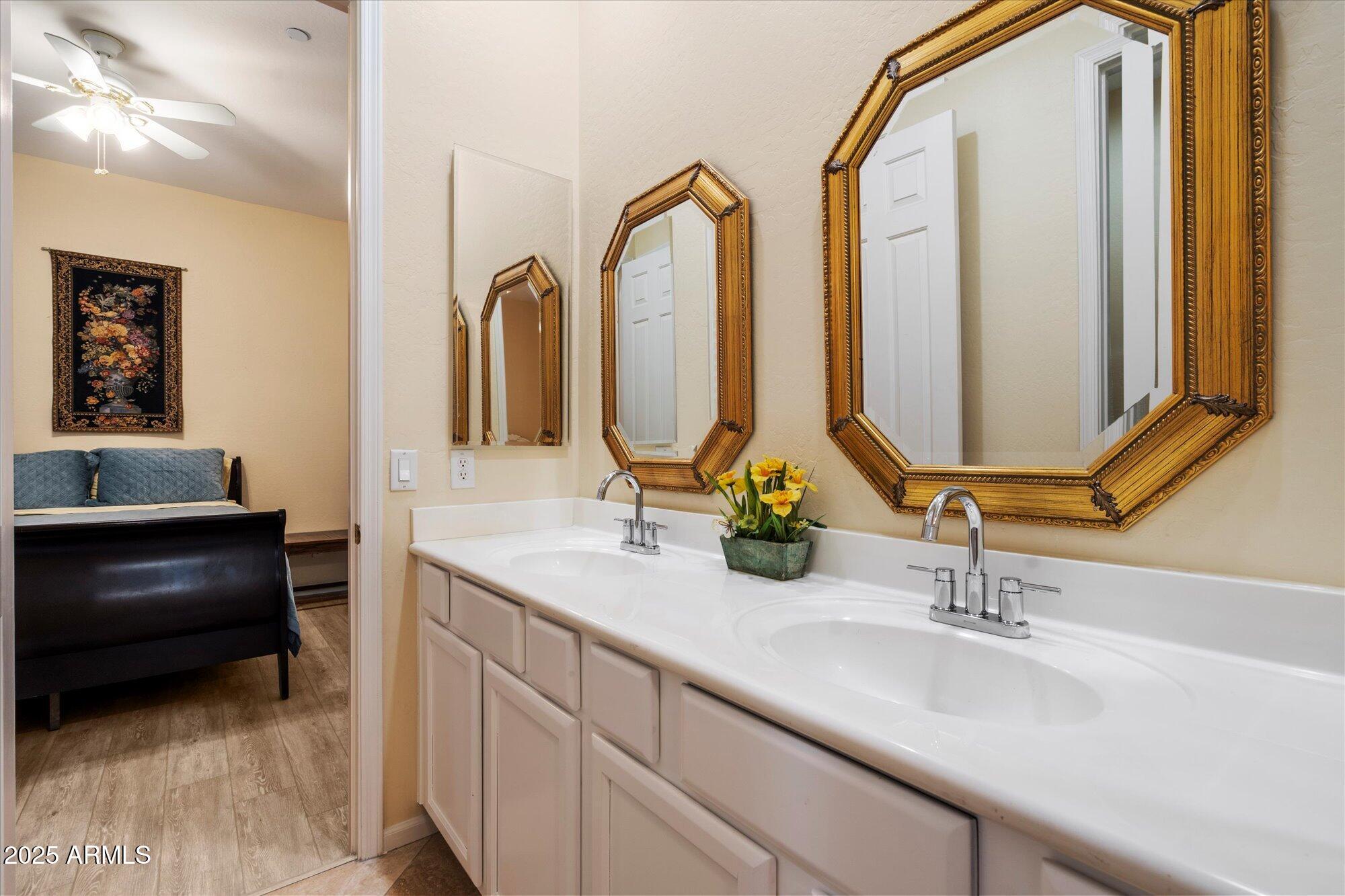 3969 East Navigator Lane Phoenix, AZ 85050 - Photo 25 of 54 bath