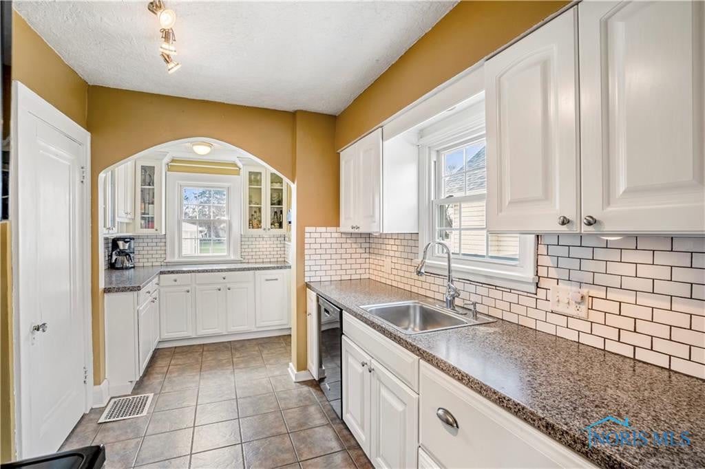 211 Colony Road Rossford, OH 43460 - Photo 10 of 28 Gallery Image 10