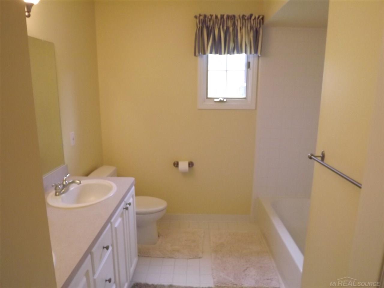3798 Beechcrest Road Rochester Hills, MI 48309 - Photo 16 of 20