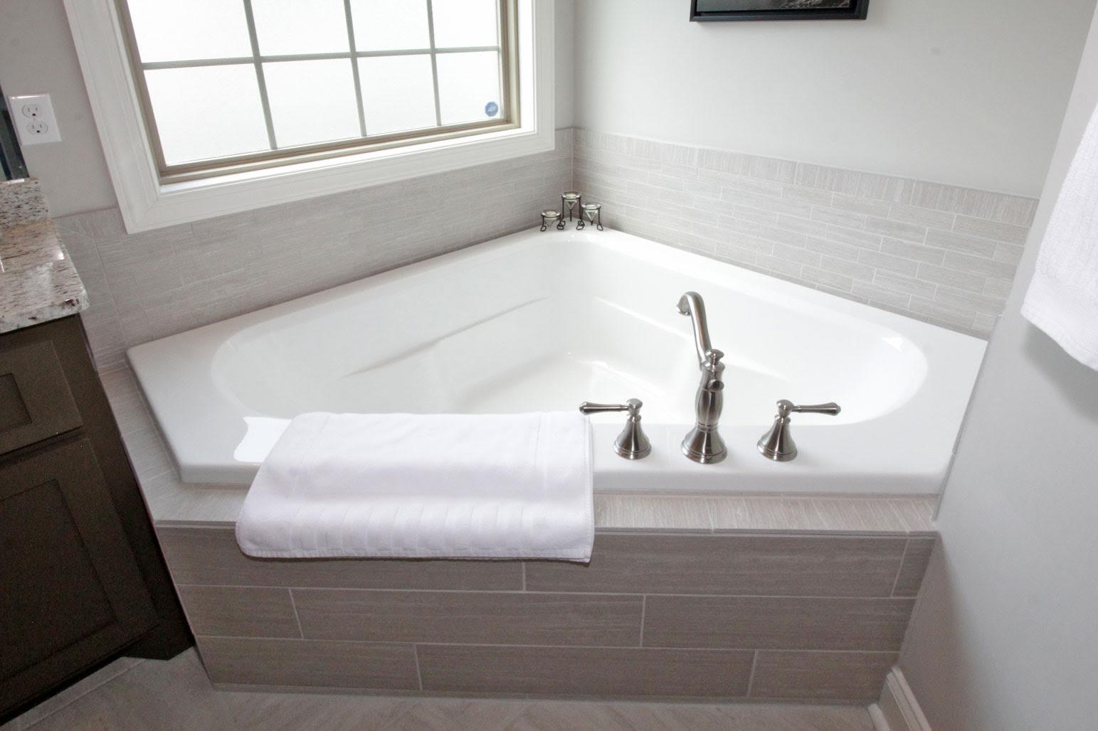 321 Cayce Drive Springfield, TN 37172 - Photo 16 of 30 a bathroom with a bathtub