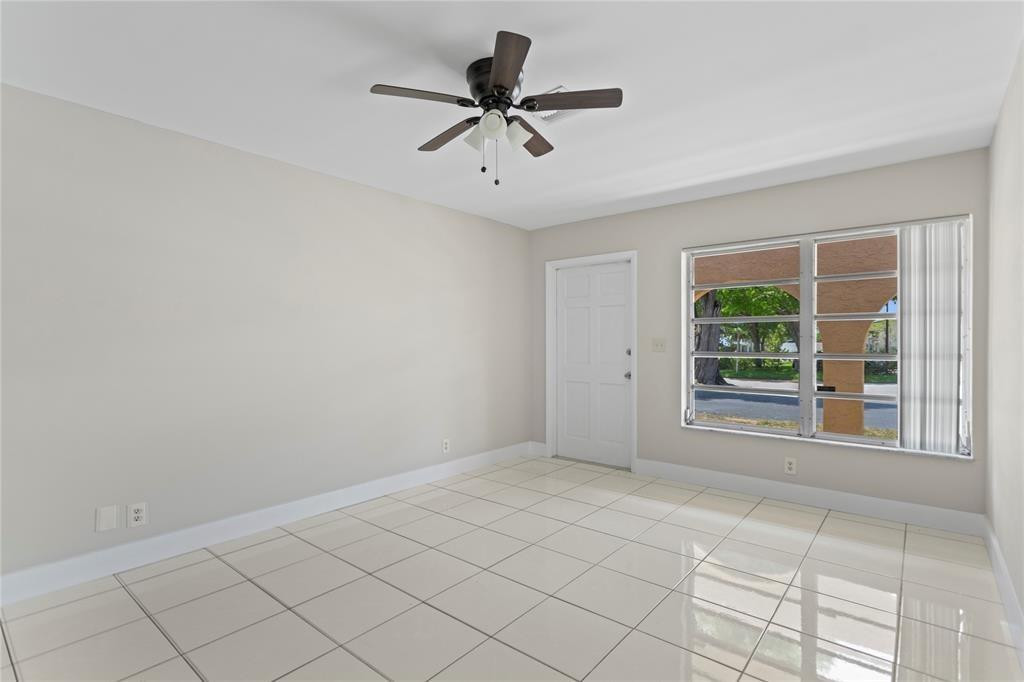 697 Ipswich Street Boca Raton, FL 33487 - Photo 5 of 22 Photo 5
