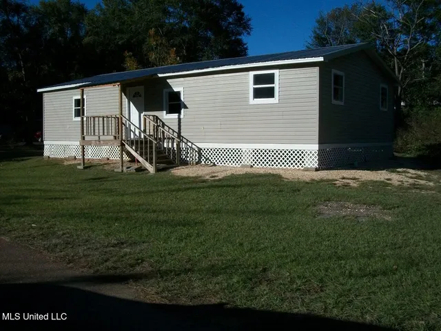 $64,000 | 42 Railroad Avenue, Bude, MS 39630