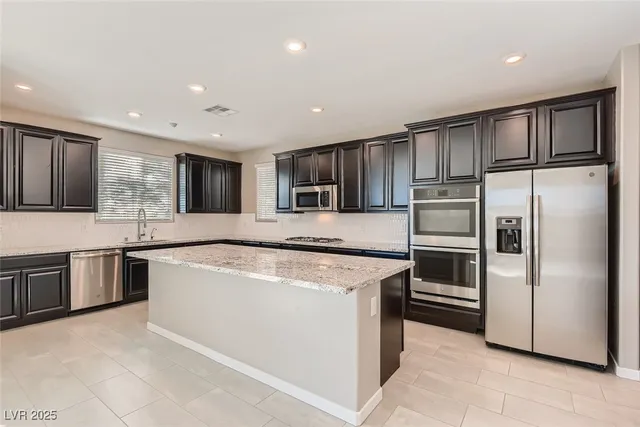 $3,800 | 12397 Harbor Isle Avenue, Las Vegas, NV 89138