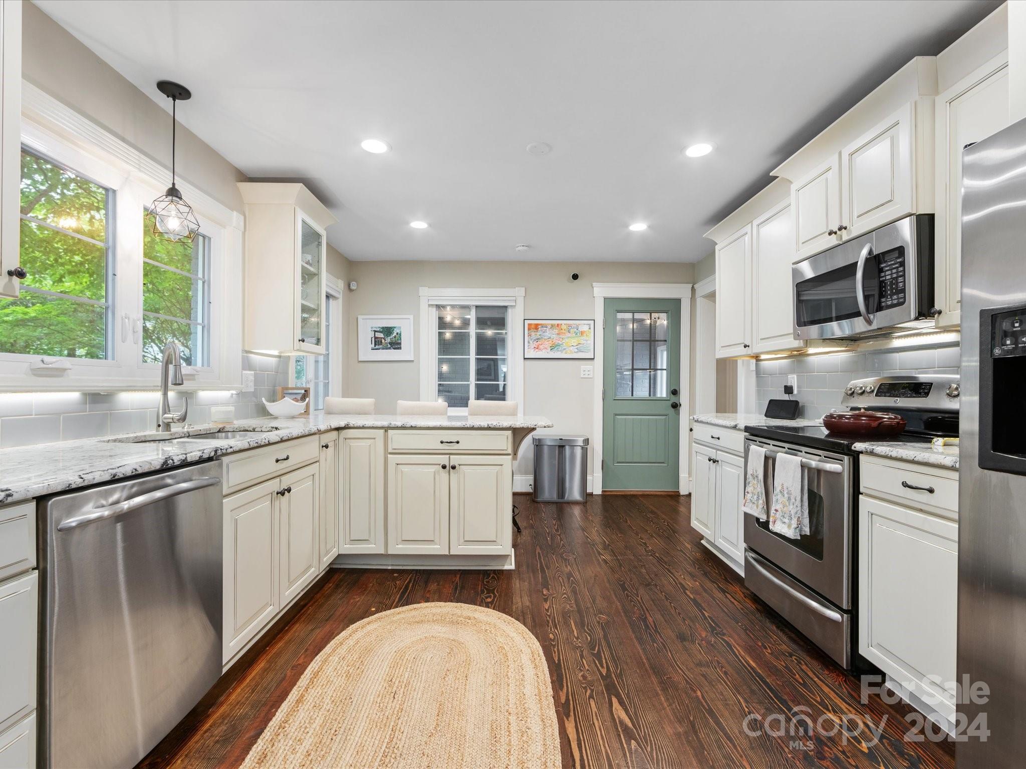 4411 Castleton Road Charlotte, NC 28211 - Photo 12 of 31