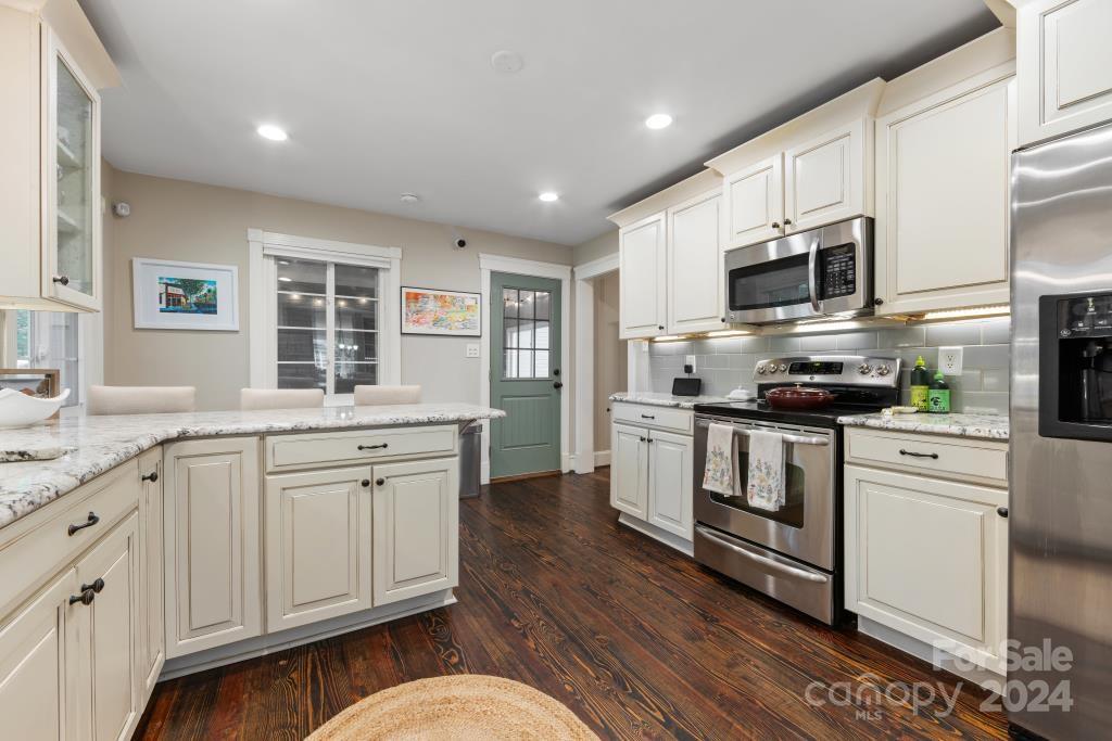 4411 Castleton Road Charlotte, NC 28211 - Photo 15 of 31