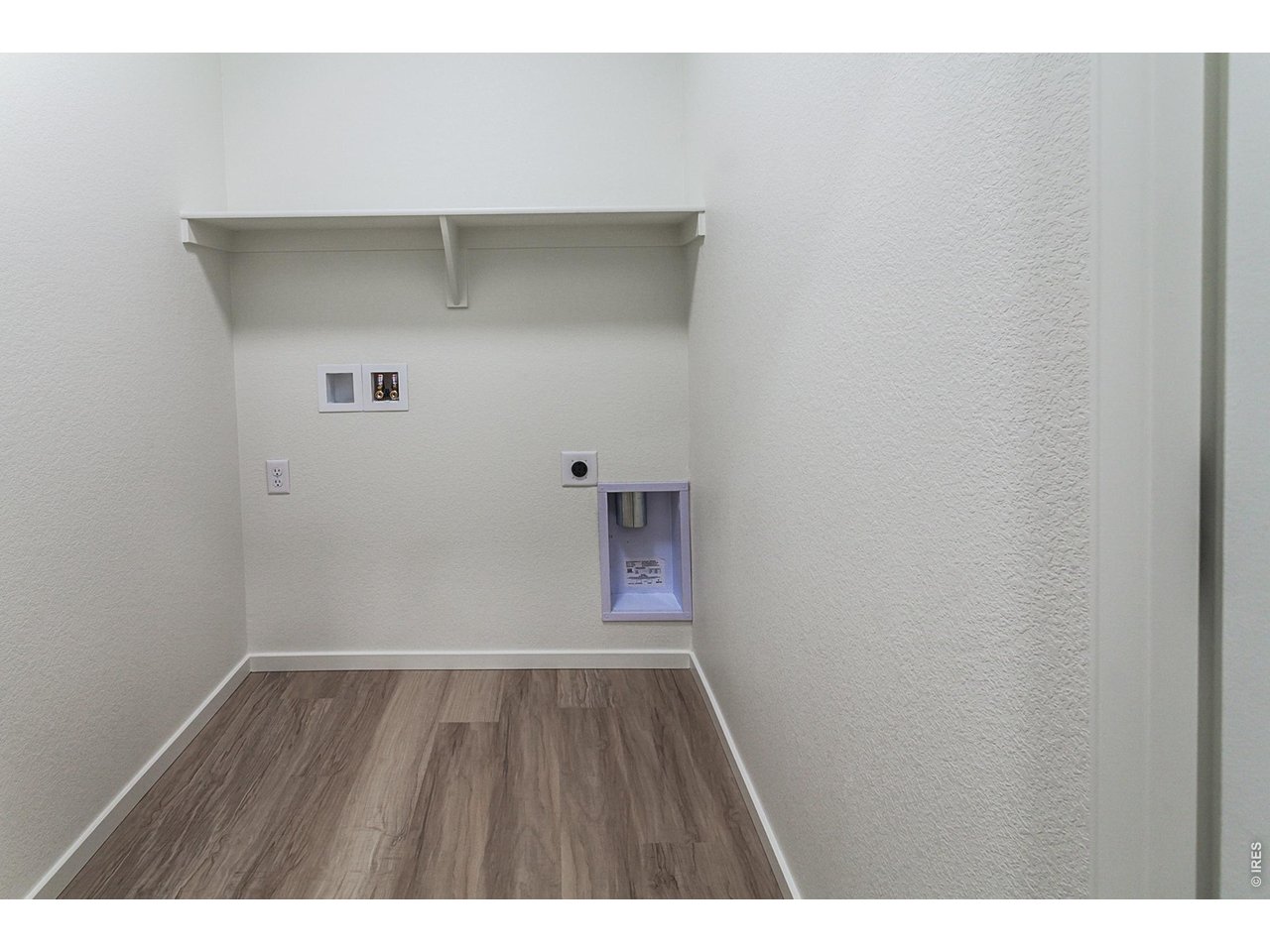 6087 Red Barn Road Timnath, CO 80547 - Photo 28 of 50 LAUNDRY