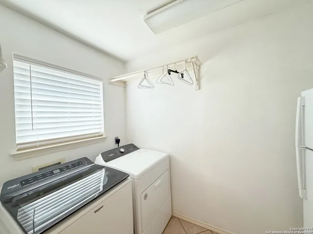 $797,000 | 1185 County Road 7718, Devine, TX 78016