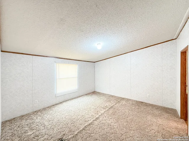 $797,000 | 1185 County Road 7718, Devine, TX 78016