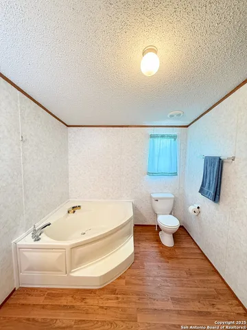 $797,000 | 1185 County Road 7718, Devine, TX 78016