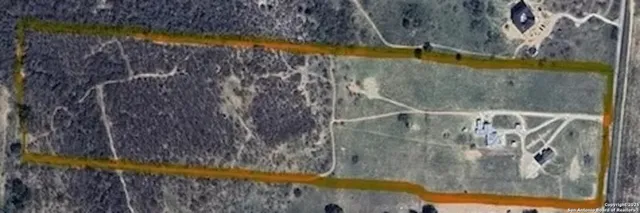 $797,000 | 1185 County Road 7718, Devine, TX 78016