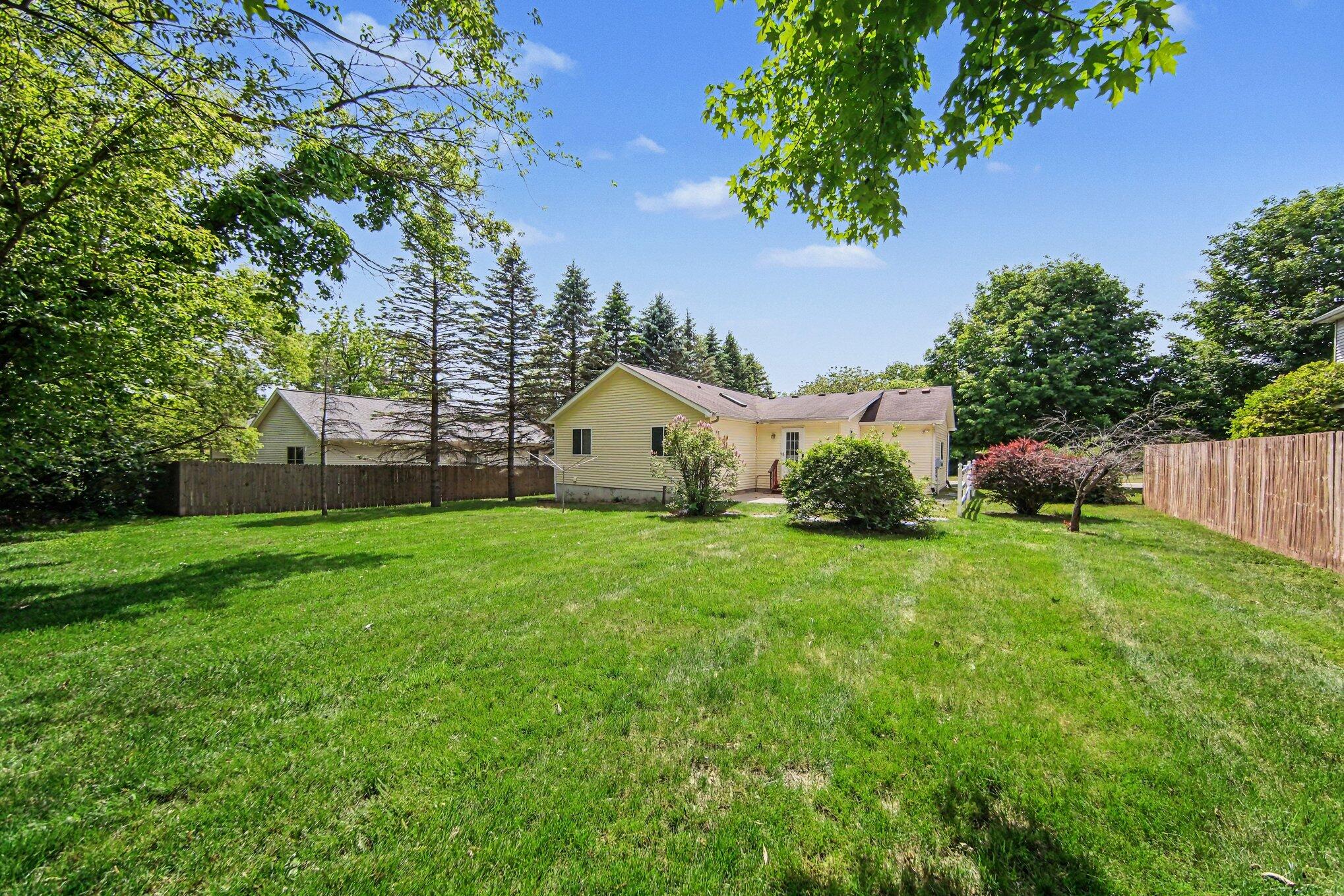 103 Ridgeview Court Grass Lake, MI 49240 - Photo 34 of 38 034_file_9218
