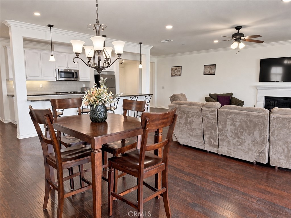 13122 Capricornio Street Riverside, CA 92503 - Photo 8 of 48 Gallery Image 8