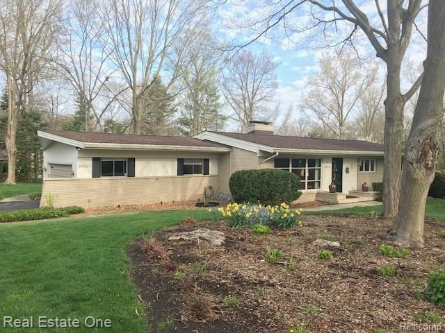 28353 Quail Hollow Road Farmington Hills, MI 48331 - Photo 4 of 31