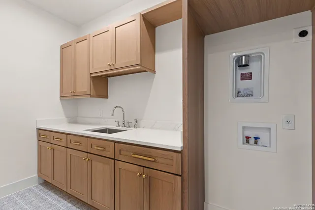 $2,899,700 | 24840 Breeze Oak, San Antonio, TX 78255