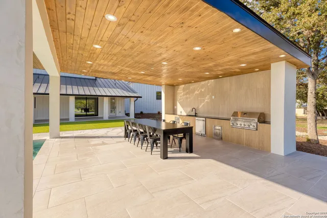 $2,899,700 | 24840 Breeze Oak, San Antonio, TX 78255