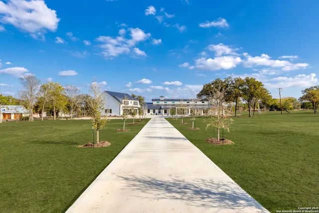 $2,899,700 | 24840 Breeze Oak, San Antonio, TX 78255