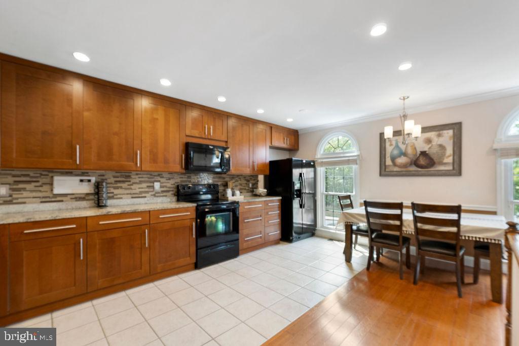 32 Victoria Square Frederick, MD 21702 - Photo 10 of 31 Gallery Image 10