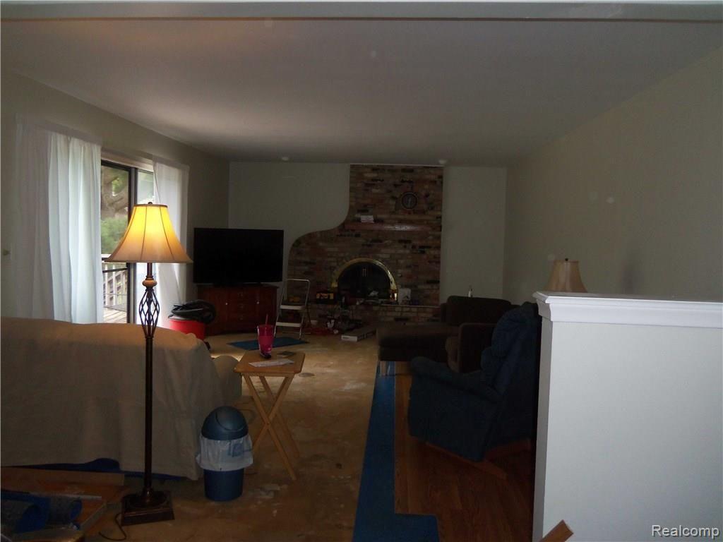 4892 Hadley Road Goodrich, MI 48438 - Photo 4 of 23 001.jpg