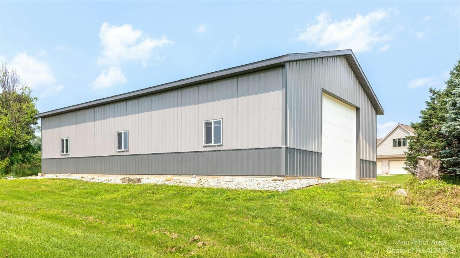 19325 Sibley Road Chelsea, MI 48118 - Photo 2 of 3 Barn