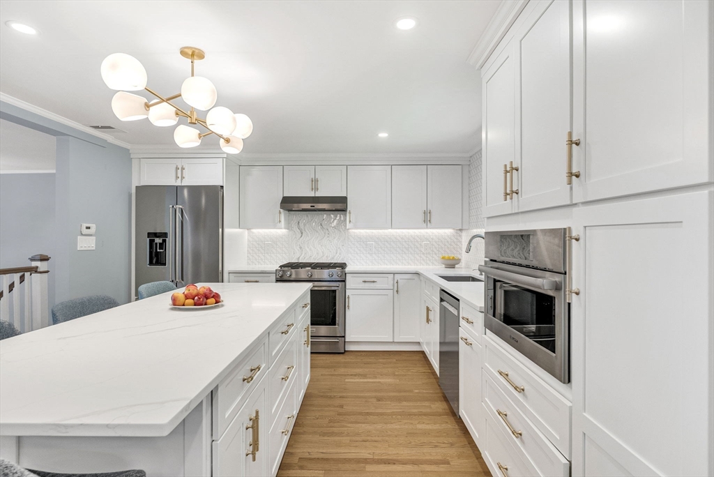 19 Marked Tree Road Needham, MA 02492 - Photo 4 of 30