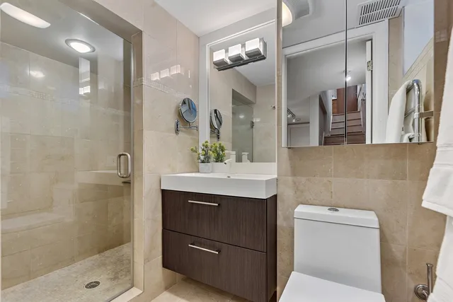 $5,900 | 419 West Briar Place, Unit B, Chicago, IL 60657