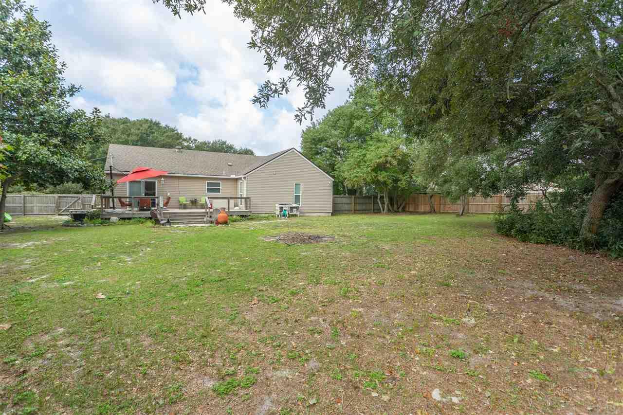 2971 Ranchette Square Gulf Breeze, FL 32563 - Photo 9 of 40 LARGE ENOUGH FOR A POOL