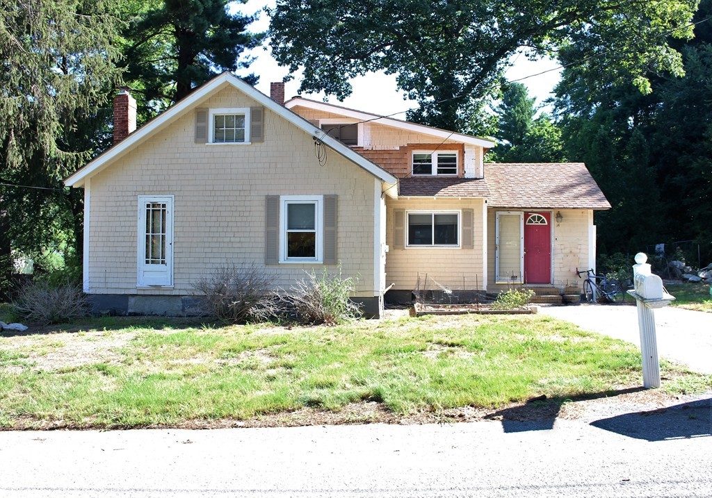 14 Ross Street Clinton, MA 01510 - Photo 2 of 22 Gallery Image 2