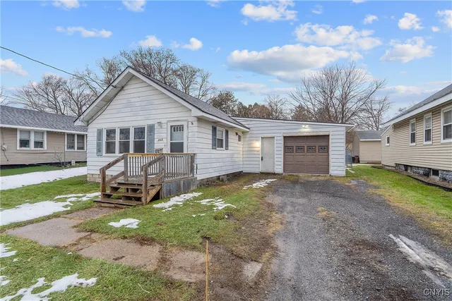 $149,999 | 302 Richfield Boulevard, Salina, NY 13211