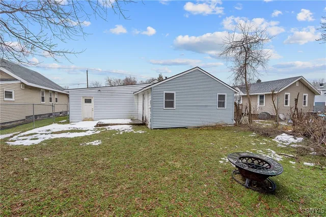 $149,999 | 302 Richfield Boulevard, Salina, NY 13211