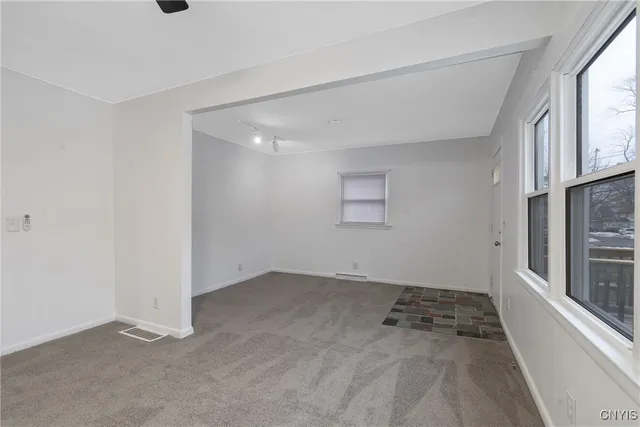 $149,999 | 302 Richfield Boulevard, Salina, NY 13211