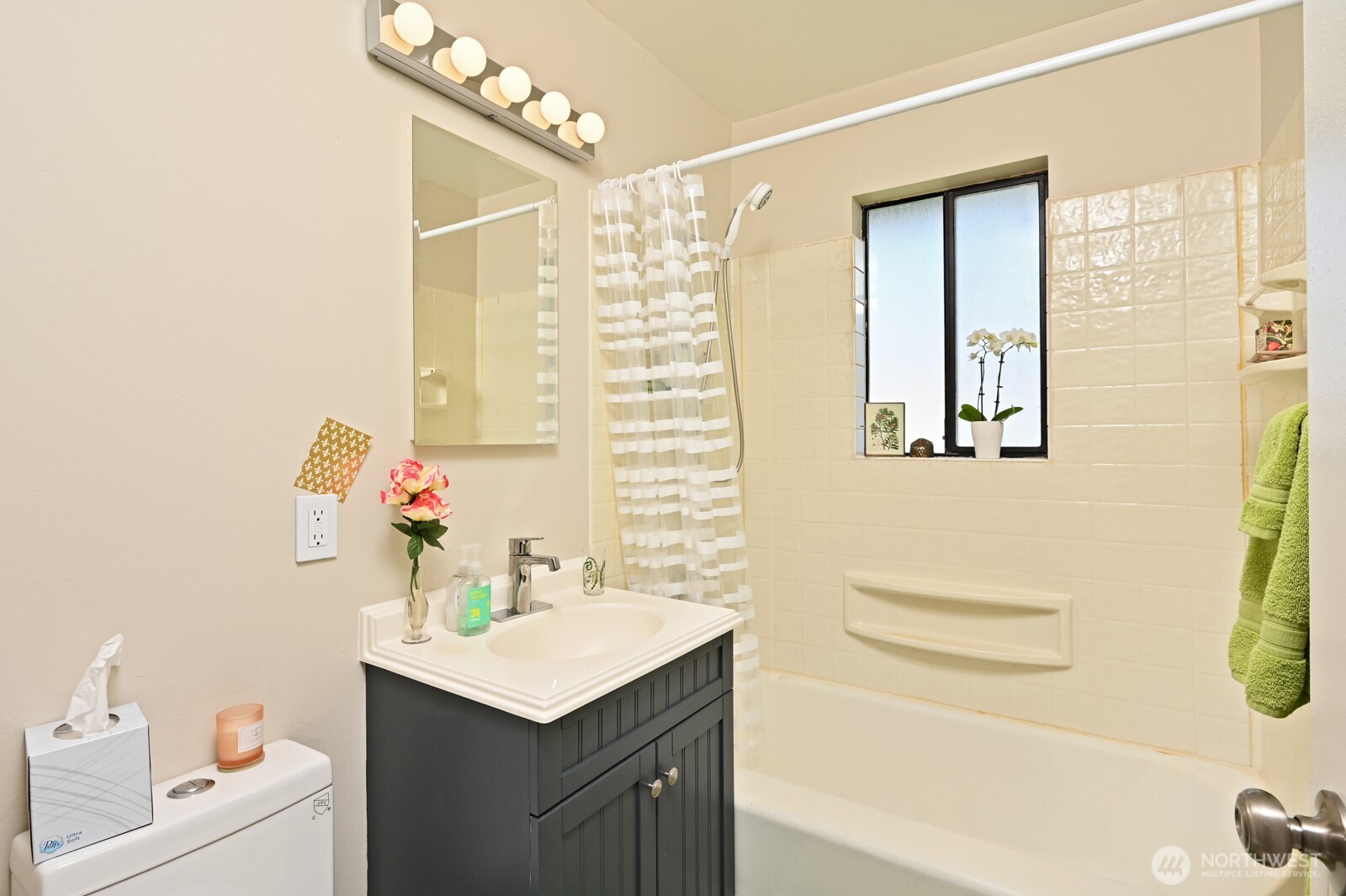 9328 31st Avenue Southwest Seattle, WA 98126 - Photo 21 of 31