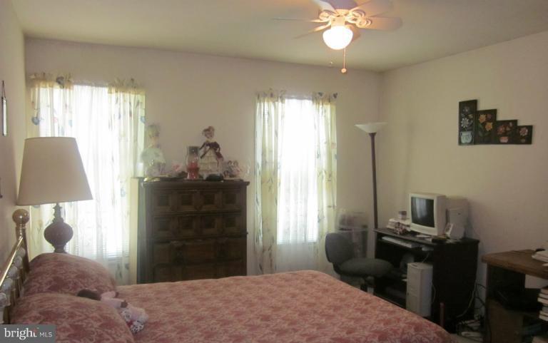 1925 Autumn Ridge Circle Silver Spring, MD 20906 - Photo 11 of 21 Bedroom