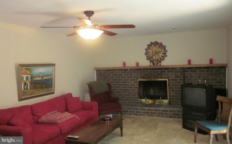 1925 Autumn Ridge Circle Silver Spring, MD 20906 - Photo 9 of 21 Family Room