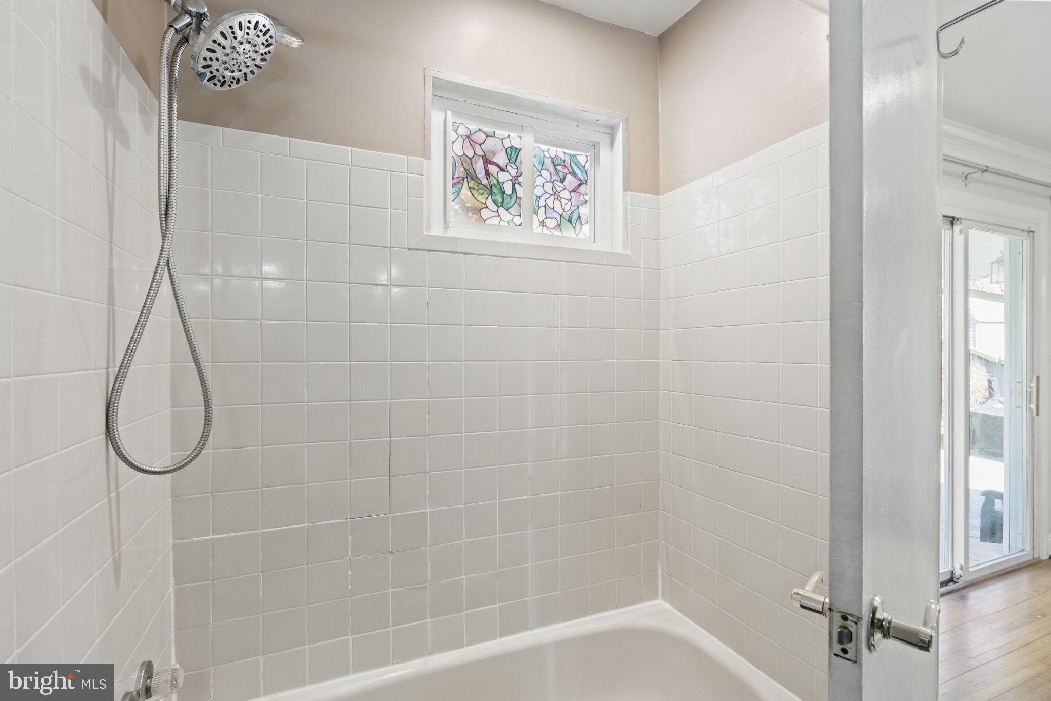912 Wingfield Road Woodbridge, VA 22191 - Photo 19 of 26 Primary Bathroom Photo 2
