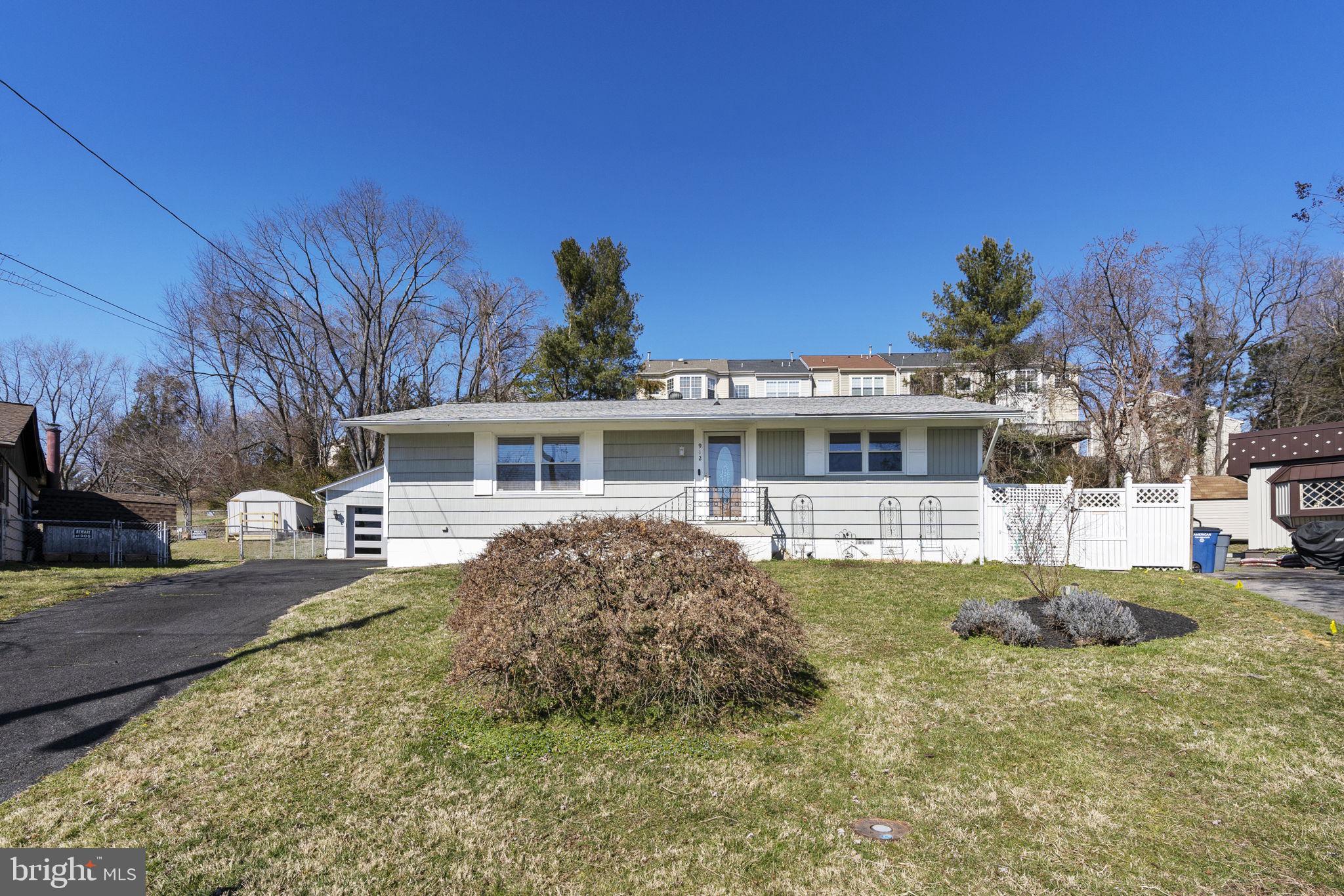 912 Wingfield Road Woodbridge, VA 22191 - Photo 2 of 26 Front Photo 2