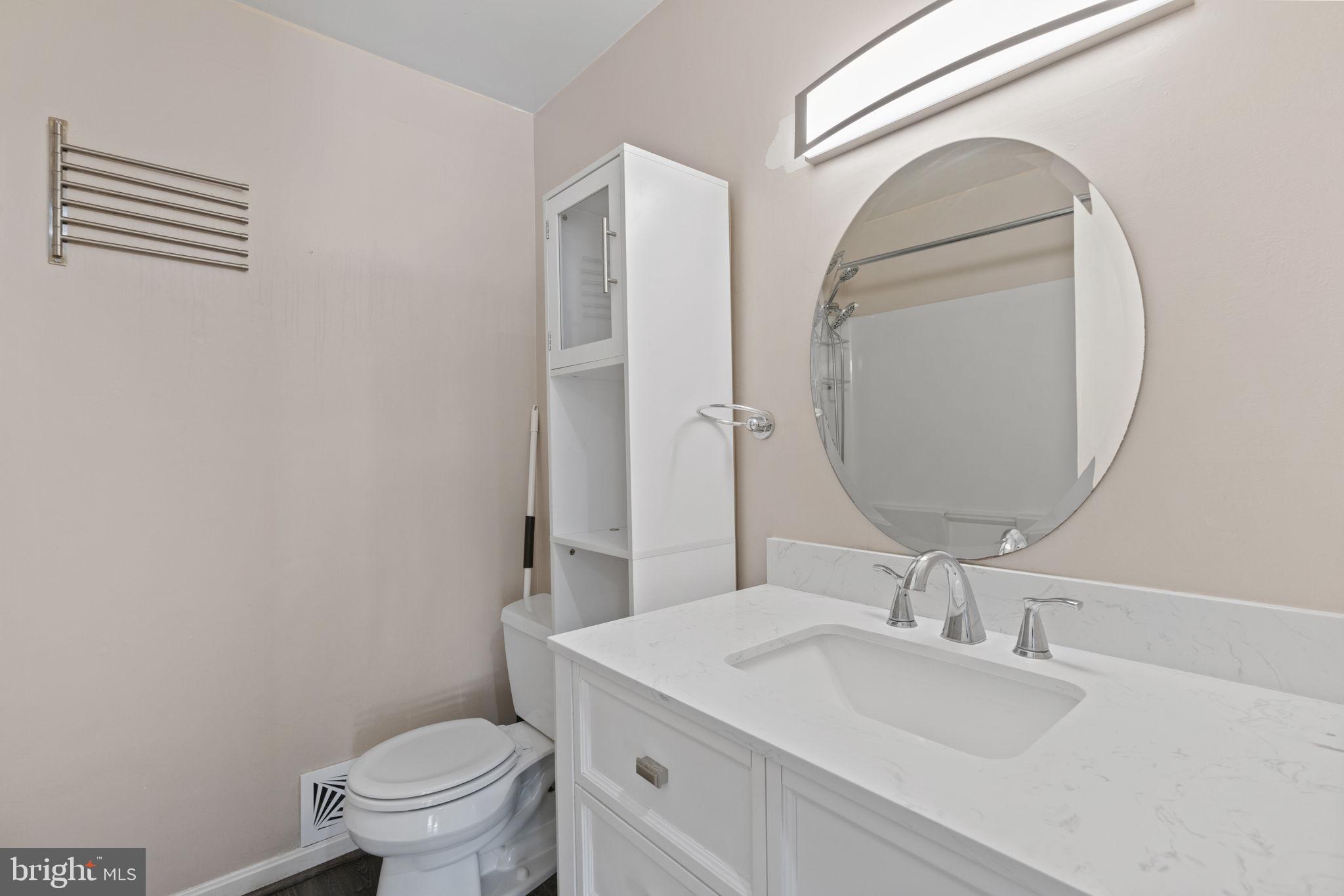 912 Wingfield Road Woodbridge, VA 22191 - Photo 25 of 26 Secondary Bathroom Photo 2